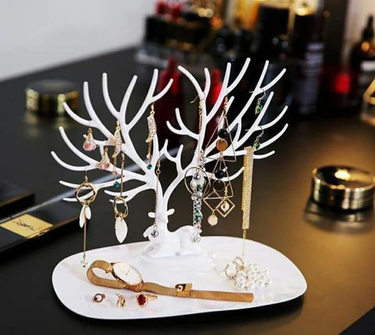 "Large plastic jewelry display box in white, pink, and black – 22x15x25 cm organizer for packaging and showcasing jewelry."
